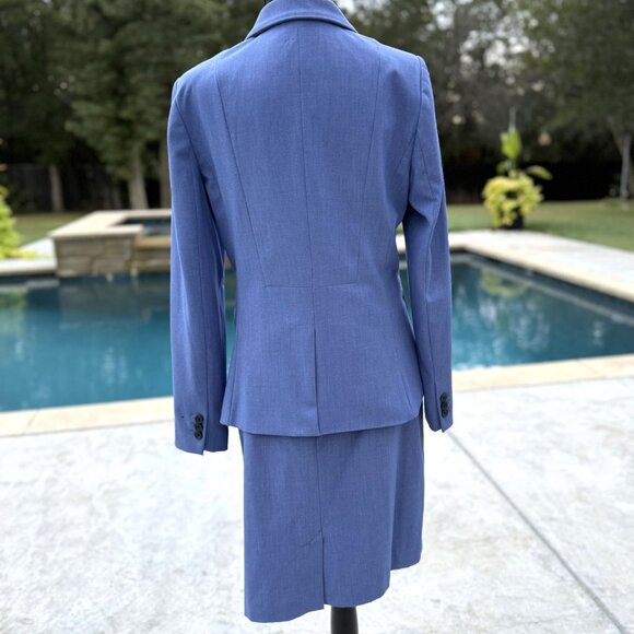 Beautiful Banana Republic 2- Piece Skirt and Jacket Set in Periwinkle- Size 10 - Picture 4 of 4